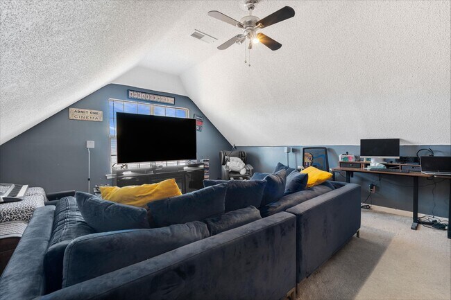 Building Photo - 7911 Pinefrost Ln