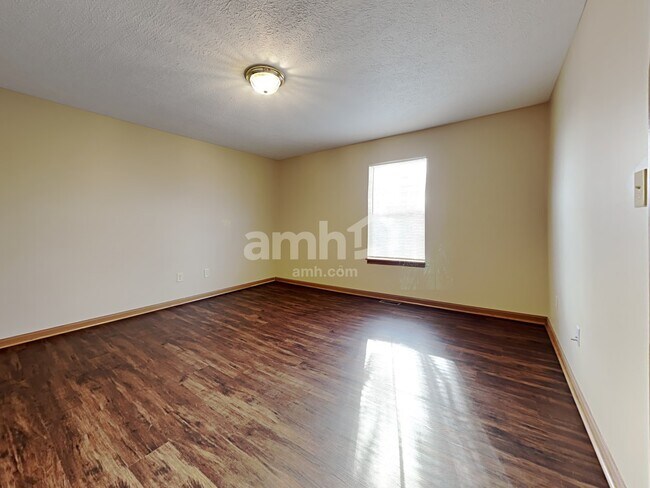 Building Photo - 6676 Wimbledon Drive