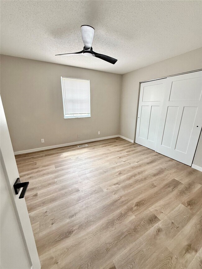 Building Photo - 132 Clinton Hill Dr