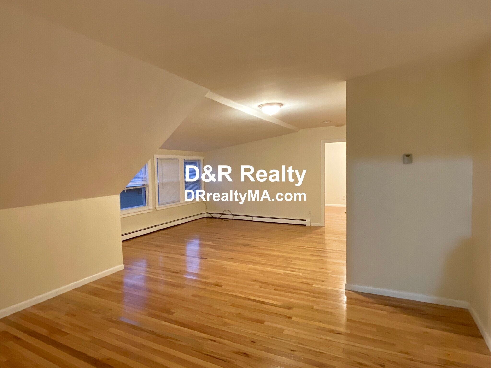 Building Photo - 185 Beacon St