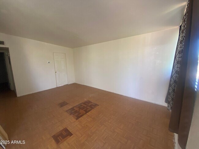 Building Photo - 507 N Williams