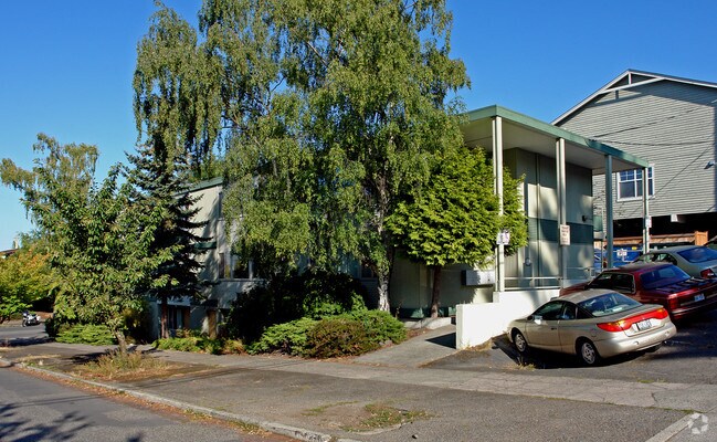 Building Photo - 1410 E Howell St