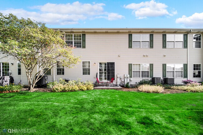 Building Photo - 2492 Stoughton Cir