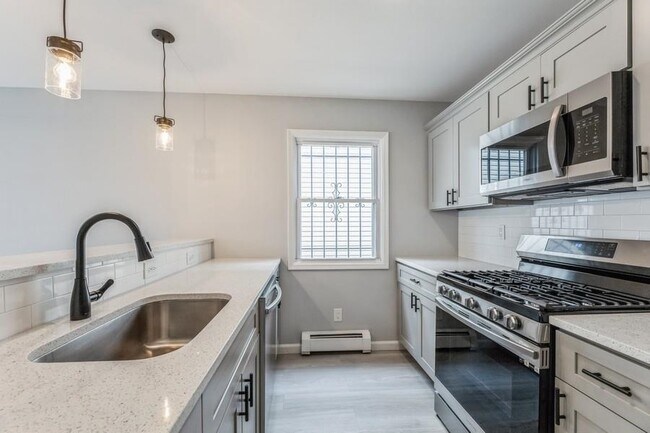 Building Photo - 260 Randolph Ave