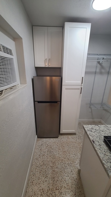 Building Photo - 719 20th Ave S