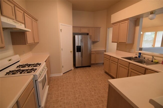Building Photo - 380 Zebra Dr