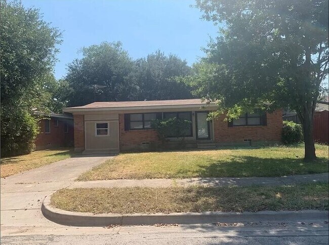 Primary Photo - Great Rental in Farmers Branch, TX 75234