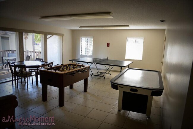 Building Photo - 165 Springwood Circle unit D