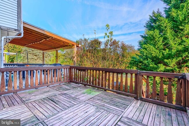 Building Photo - 28 Windersal Ln