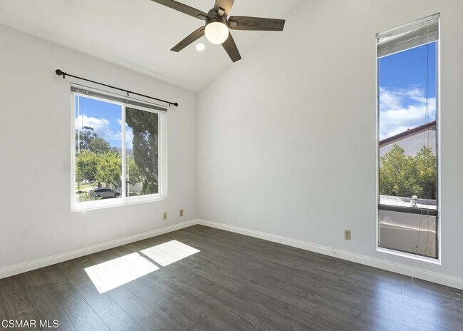 Building Photo - 833 Shadow Lake Dr