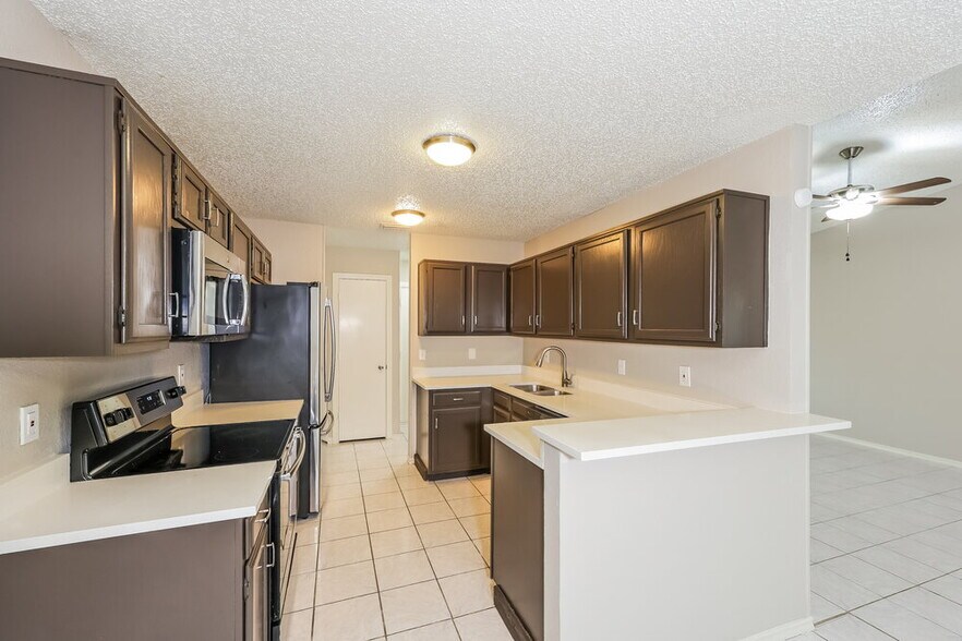 Building Photo - 907 Cedar Run Dr