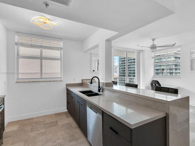 Building Photo - 1250 S Miami Ave