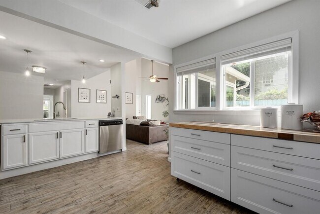 Building Photo - 1701 Timber Brush Trail