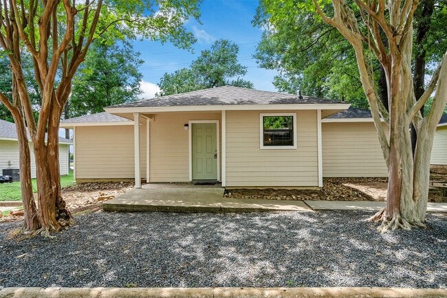 Primary Photo - 3411 Balboa Cir
