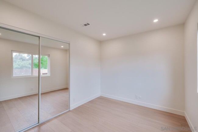 Building Photo - 12319 Hill Country Dr