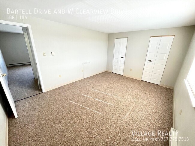 Building Photo - 51 W Clearview Dr