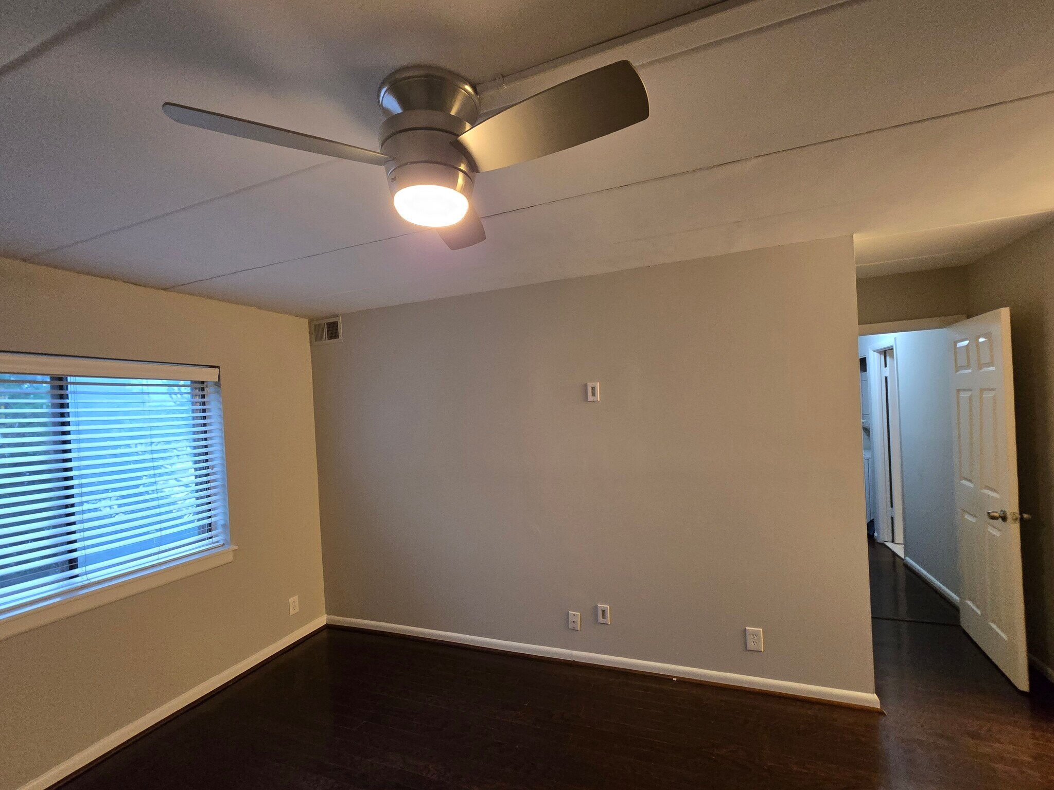 Building Photo - 6250 Edsall Rd
