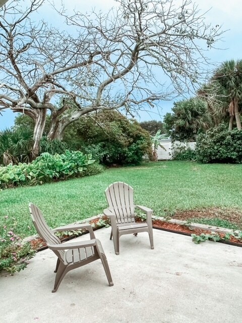 Building Photo - 453 Dolphin St