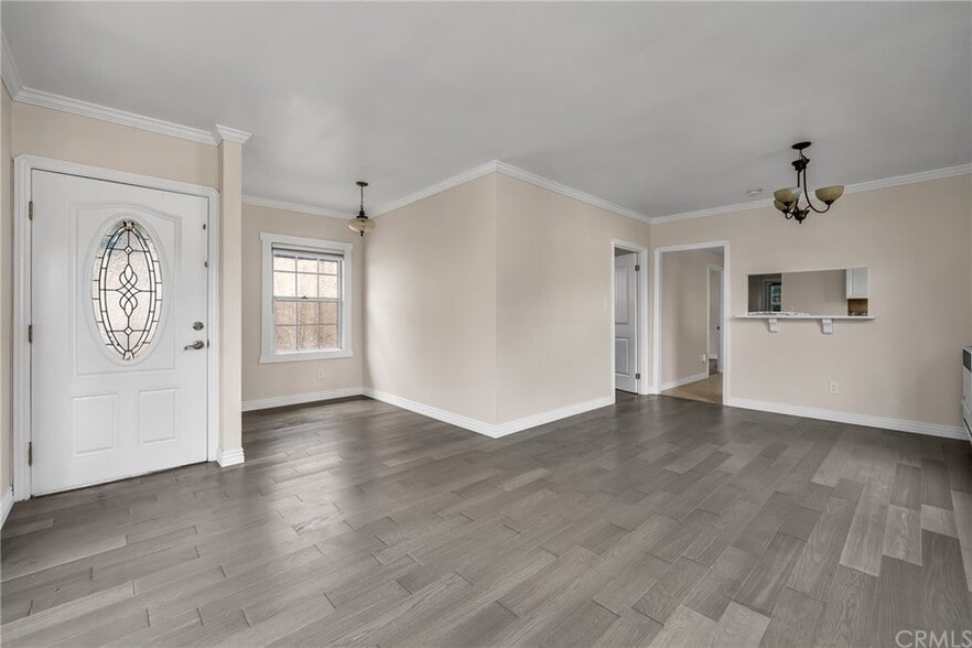 Living Room - 3131 S Kerckhoff Ave