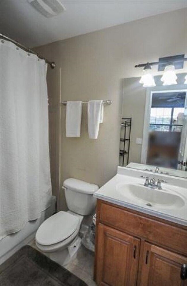 Building Photo - 1918 Honolulu Ln