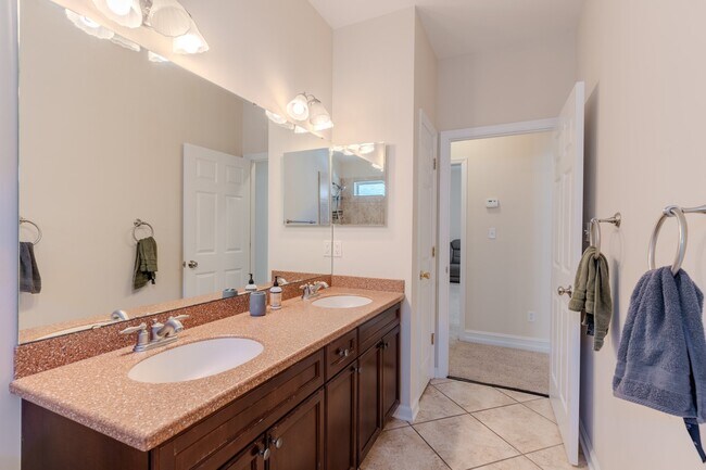 Building Photo - 8395 Ivy Mill Way