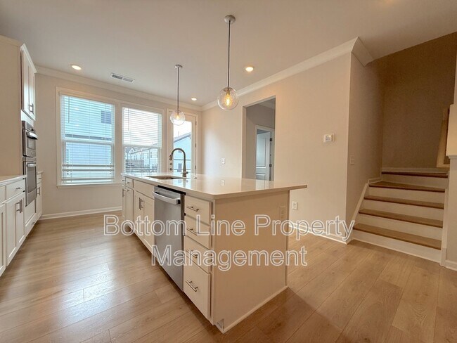 Building Photo - 7025 Running Spg Dr