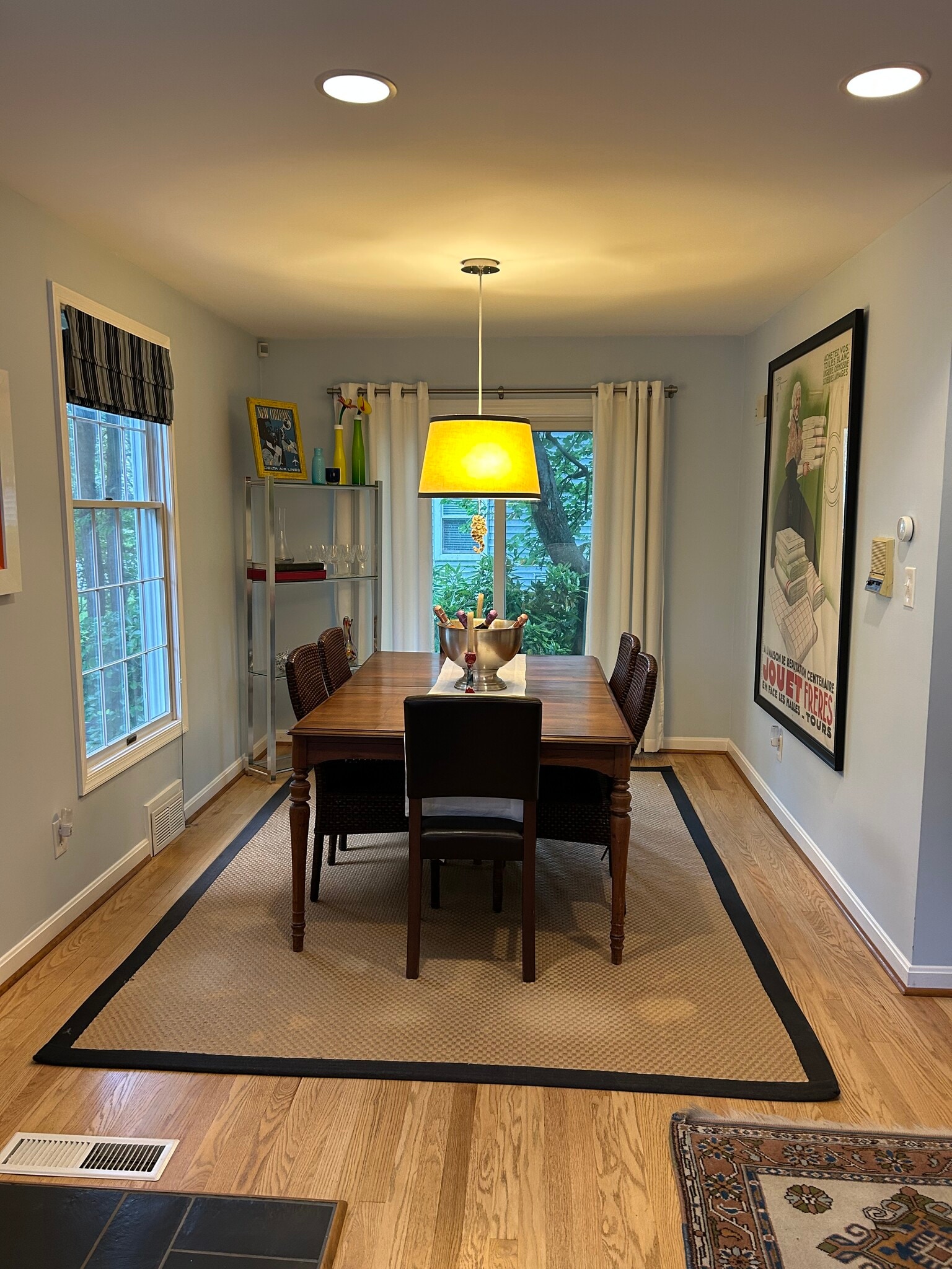 Dining room - 1111 Van Buren St