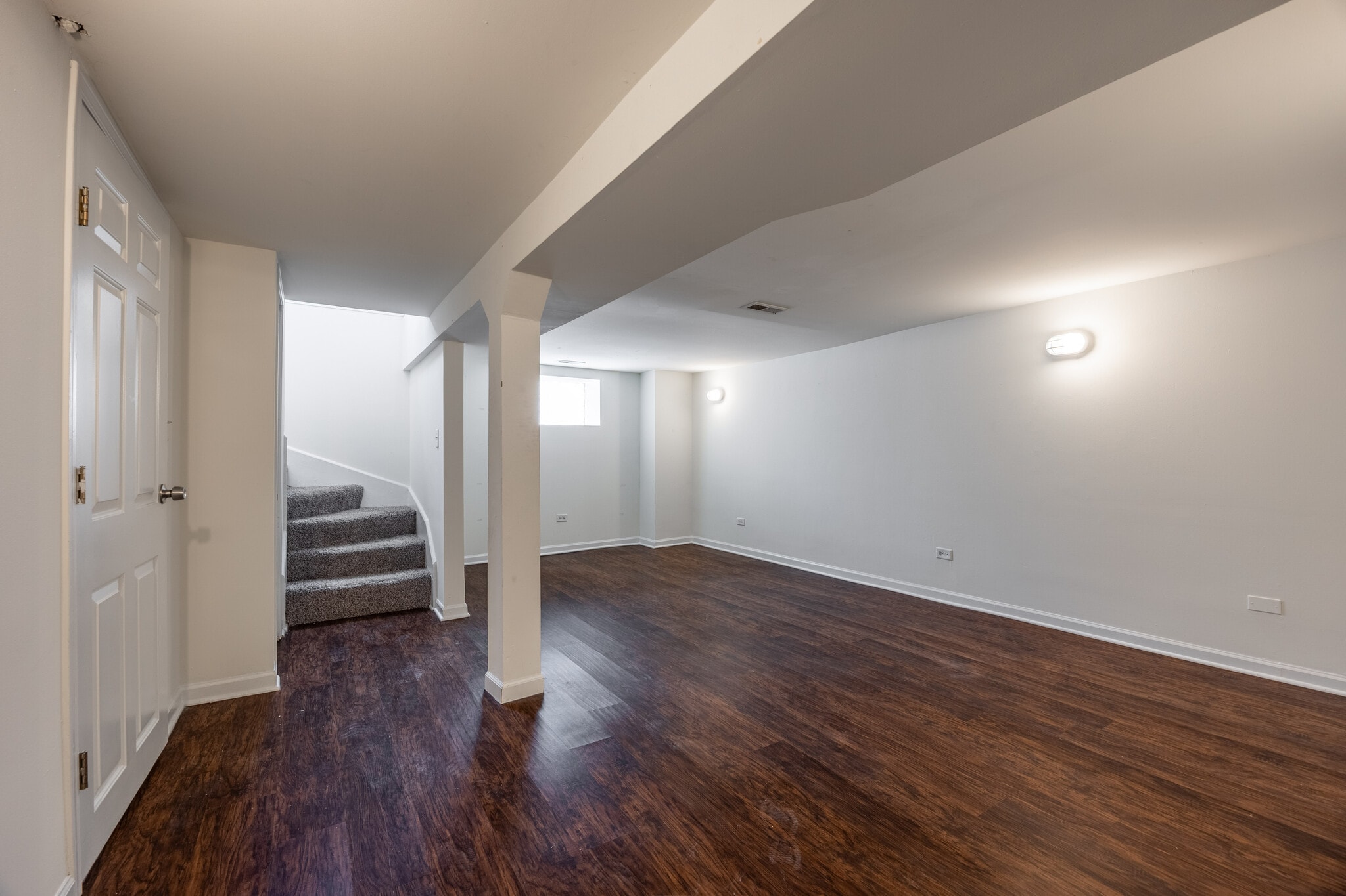 Building Photo - 2833 W Medill Ave