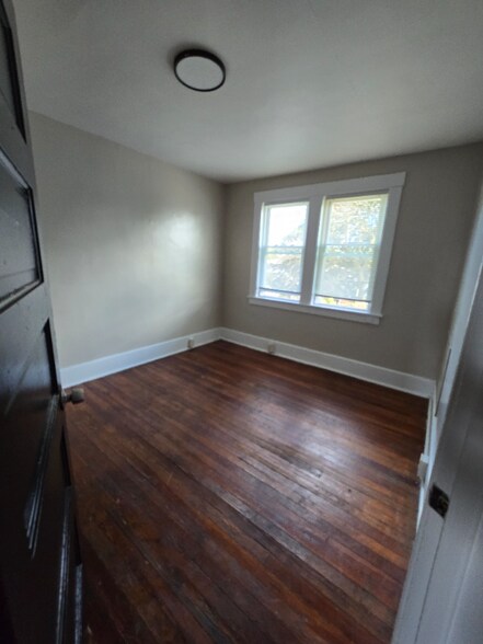 Building Photo - 1231 Rankine Ave