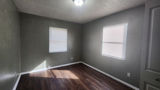 Building Photo - 3/1 Tampa Home !