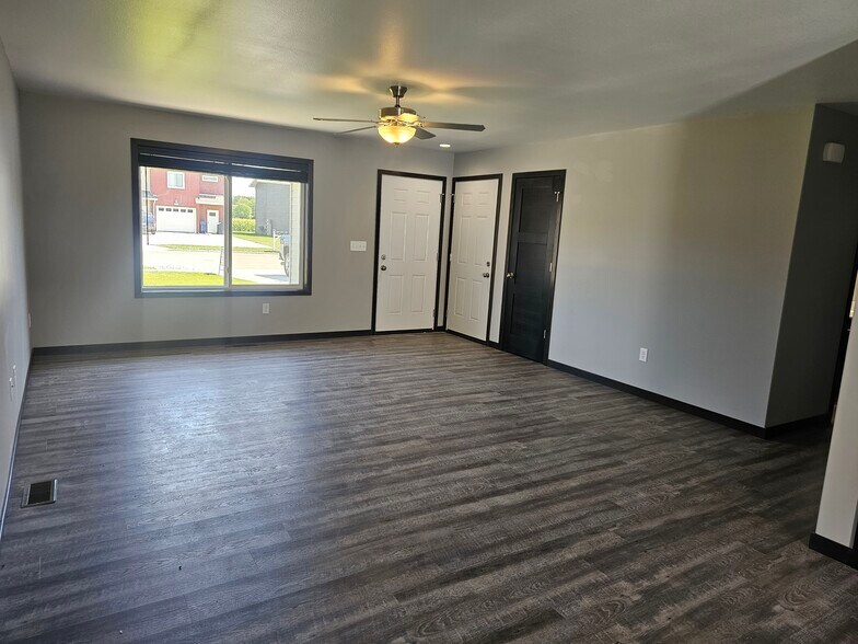 Building Photo - 1623 3rd St NW