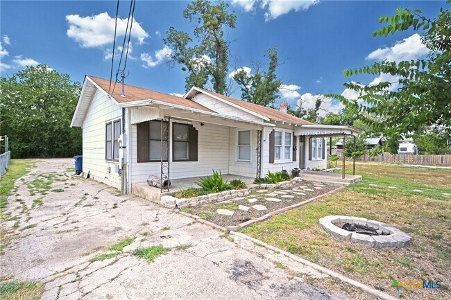 Building Photo - 365 E Faust St