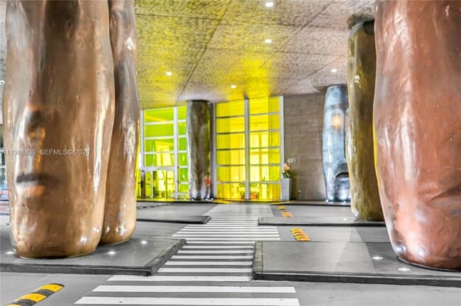 Building Photo - 495 Brickell Ave