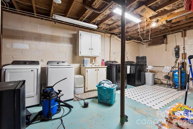Building Photo - 11 N Marley Dr