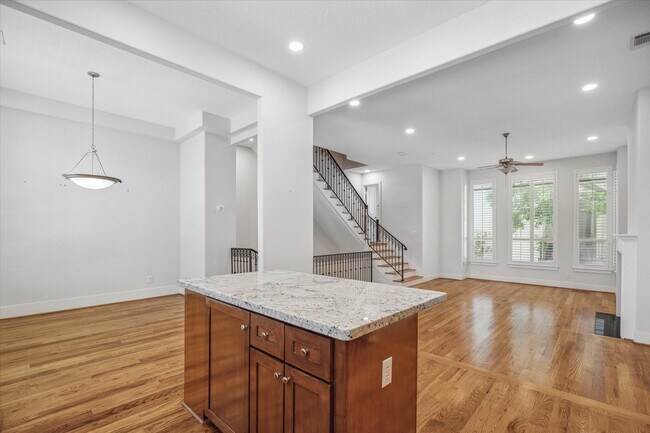 Building Photo - 1468 California St