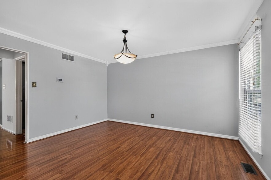 Building Photo - 402 Candlewood Way