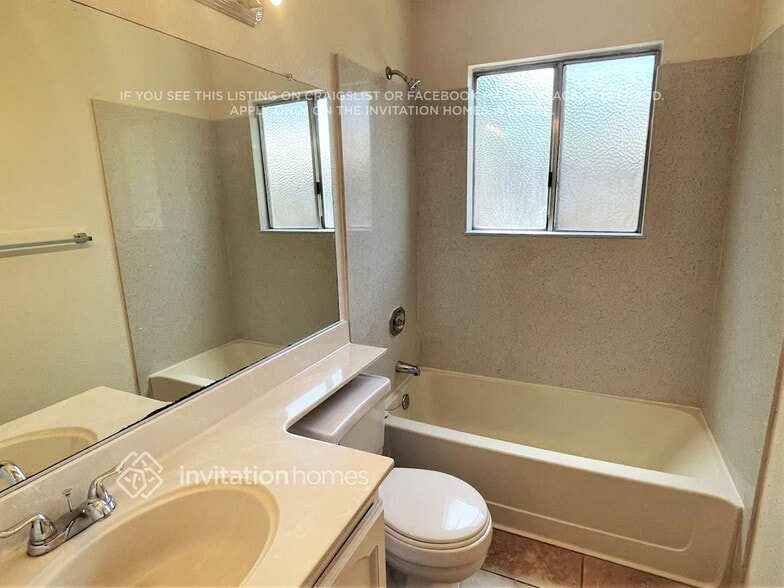 Building Photo - 2906 Erin Dr