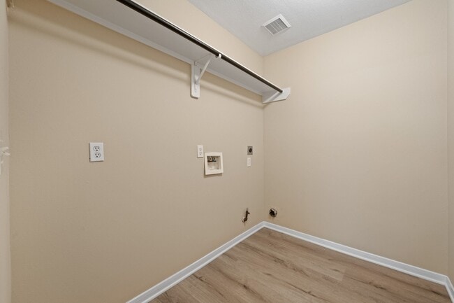 Building Photo - 10211 E Summit Canyon Dr