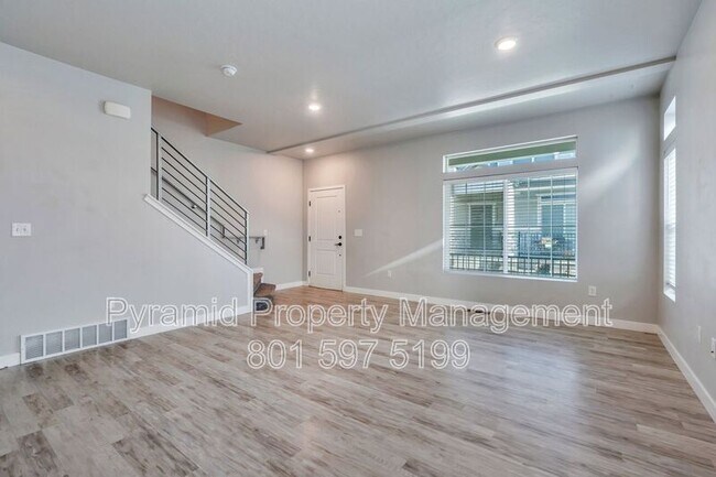 Building Photo - 4351 W Dixon Way
