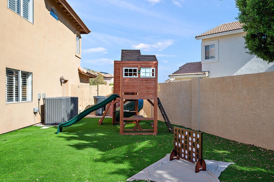 Building Photo - 13010 E Shangri La Rd