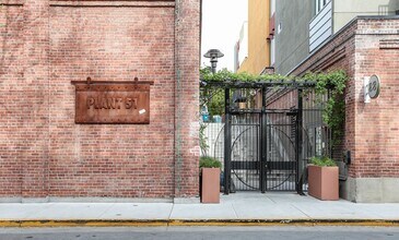 Building Photo - Downtown living