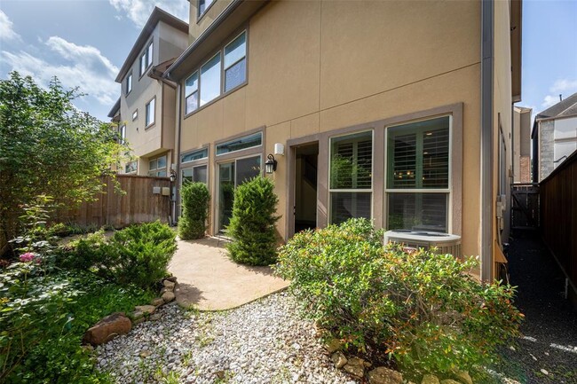 Building Photo - 6730 Highclere Manor Ln