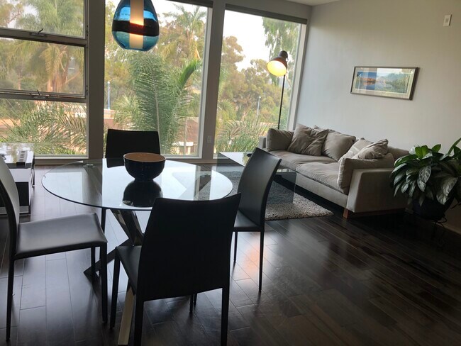 Building Photo - 3100 6th Ave