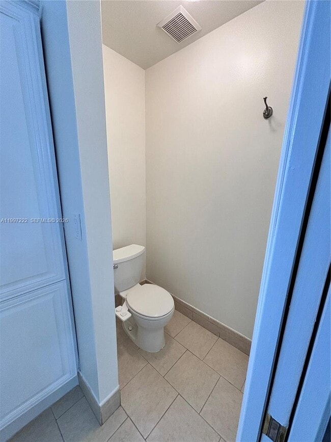 Building Photo - 821 W Beckley Square