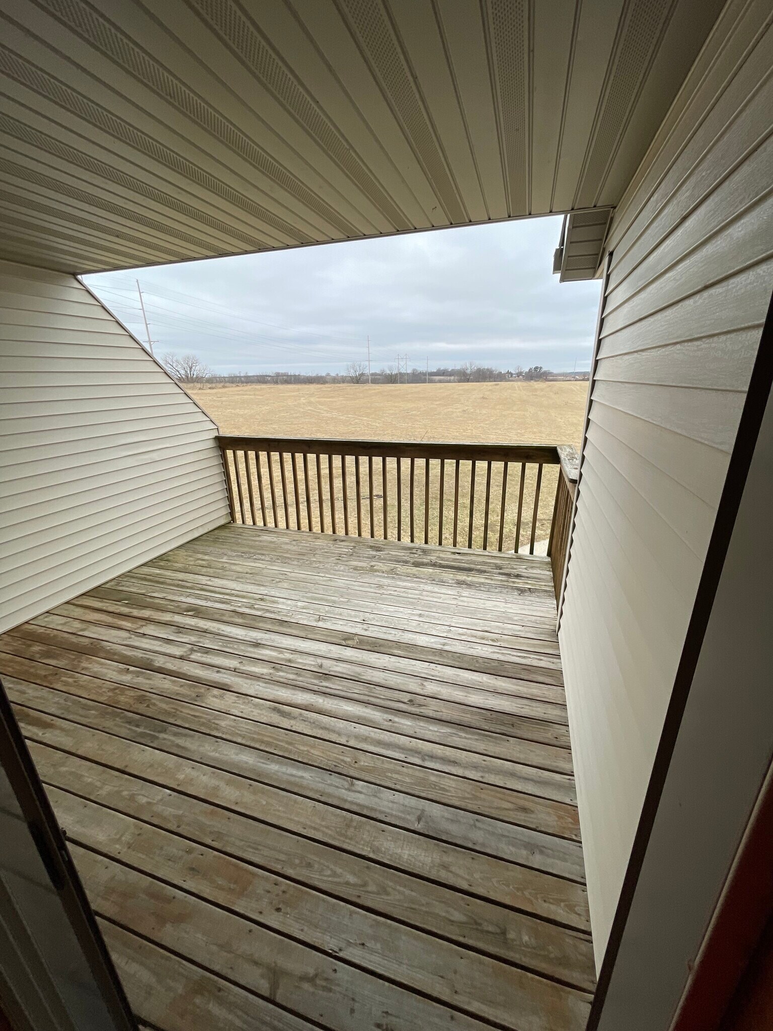 deck - 1500 Packers Ct