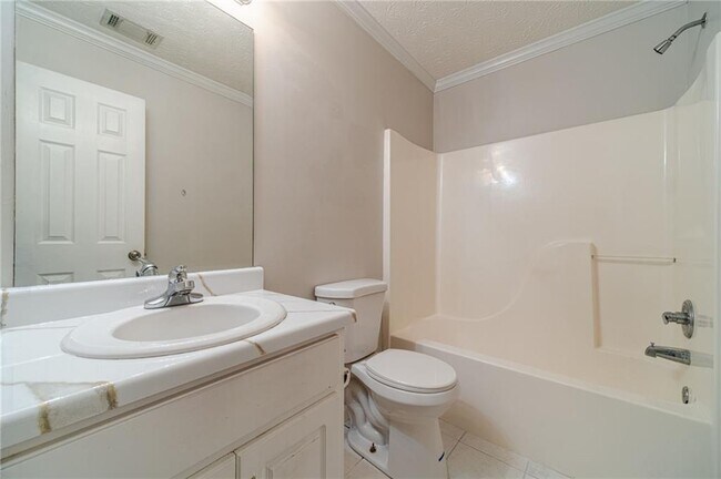 Building Photo - 231 Windermere Dr