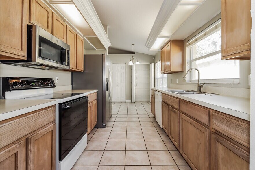 Building Photo - 4532 Preston Woods Dr