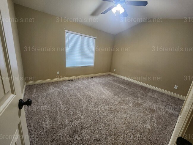 Building Photo - 8462 Granite Ct