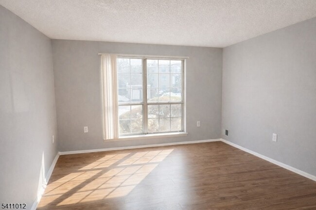 Building Photo - 215 Rachel Ct