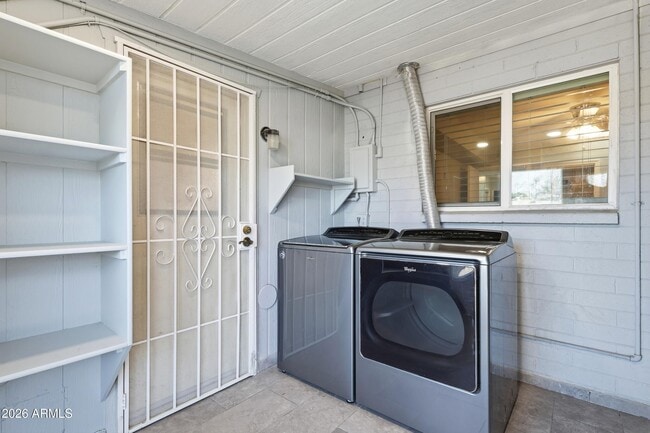 Building Photo - 12216 N 107th Ave